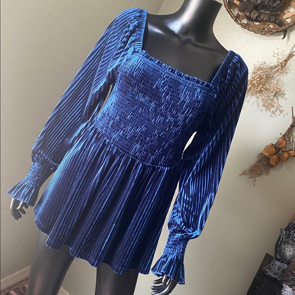 BloomChic Tops - BloomChic Fabulous Blue Velvet Blouse